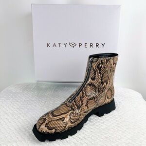 Katy Perry Snake Print DAARLING COMBAT Ankle BOOTS | 11M | NEW!